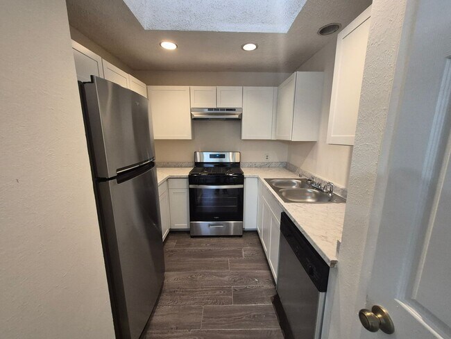 Photo - 1105 Ash Cove Unidad 1105 Ash Cv  B