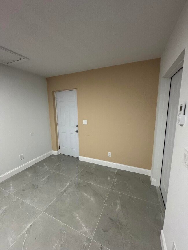 Photo - 441 San Mateo Dr