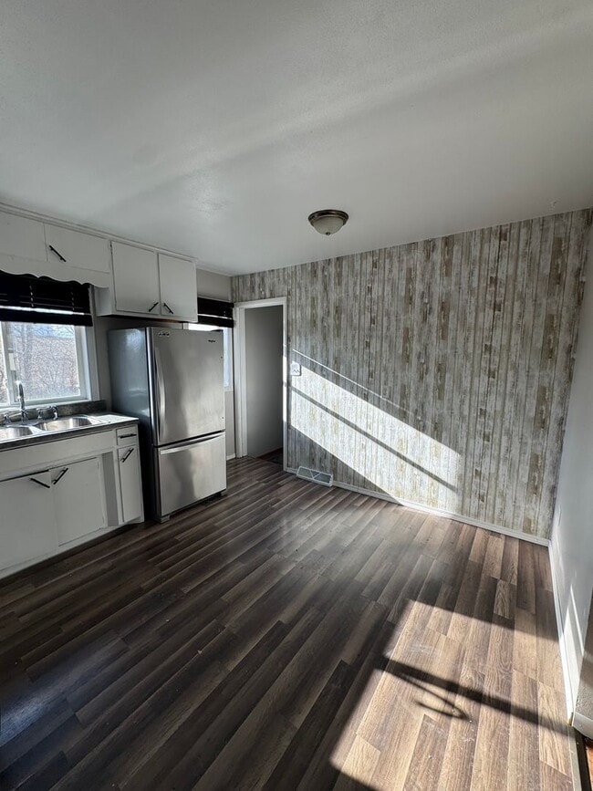 Photo - 3 bd 1ba charming home in Hudson IA for rent