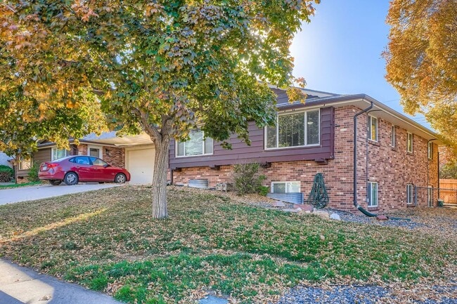 Photo - 4 Bed 2.5 Bath Duplex with Private Fenced ...
