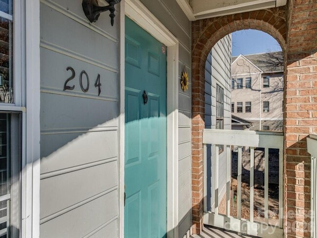 Photo - 406 W 9th St Unidad 204