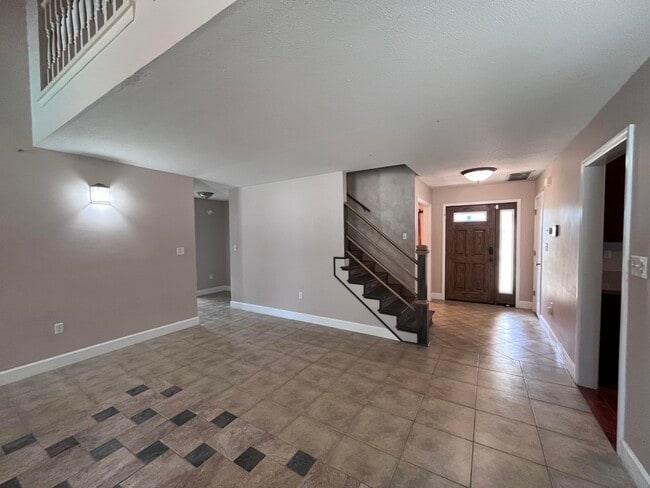 Photo - 540 E Timberlake Dr