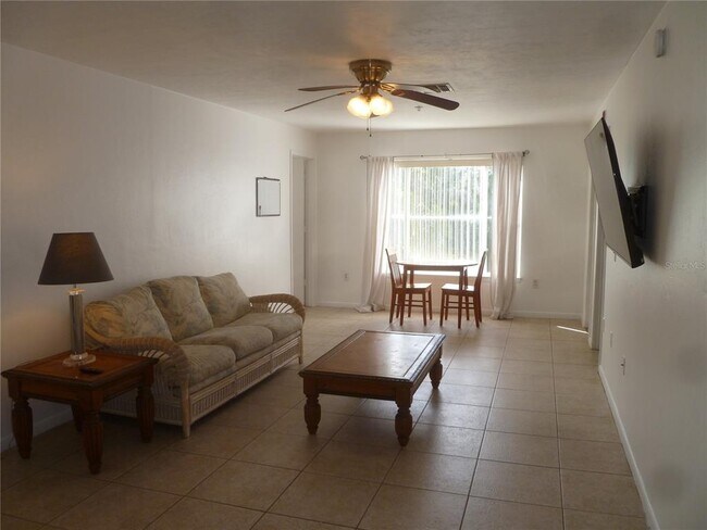 Photo - 3800 SW 20th Ave Unit 411