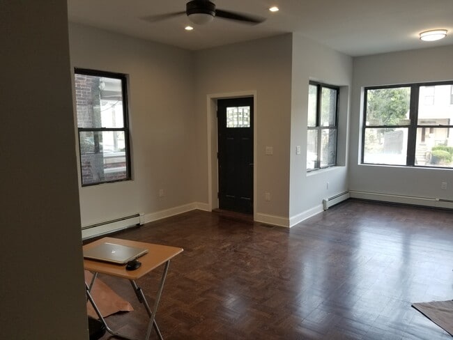 Living Room - 455 Gregory Ave Unidad 3