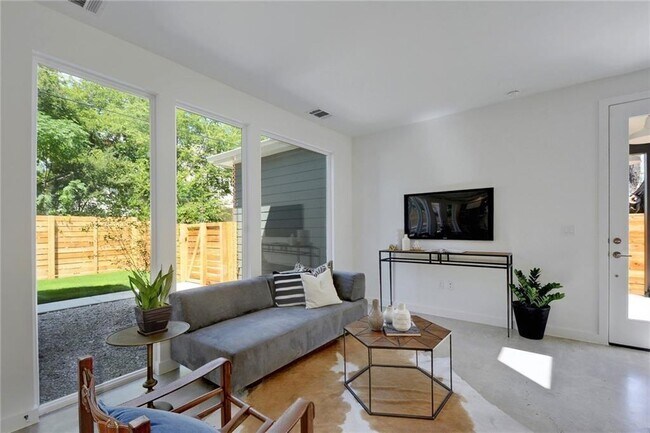 Photo - 5514 Avenue H