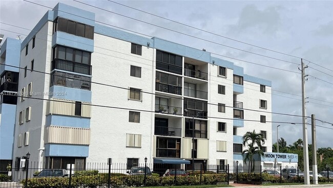 Photo - 5033 NW 7th St Unidad 508 Rental