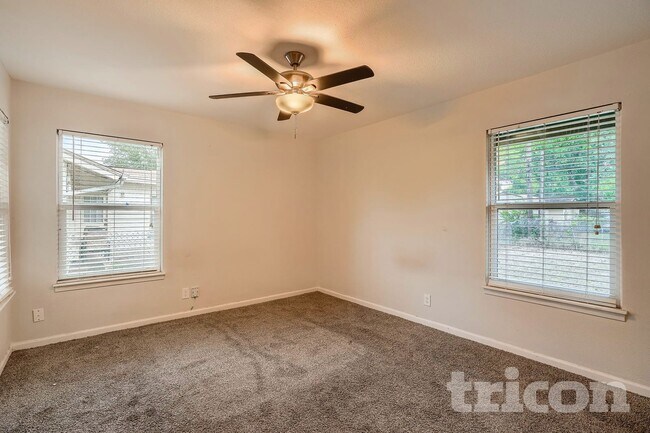 Photo - 209 Scott Ave