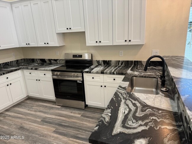 Photo - 217 W Estate Ln