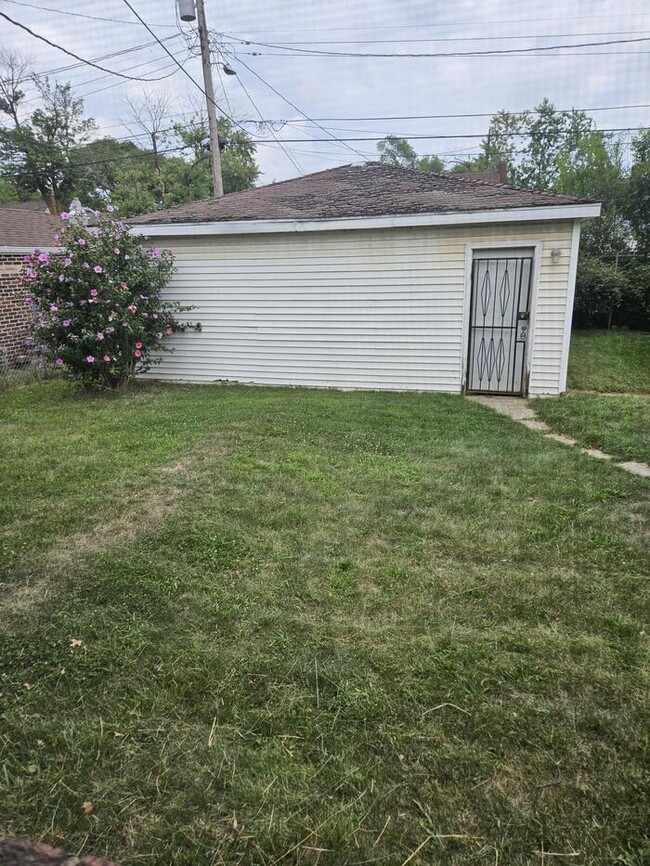 Photo - 743 Hanley St