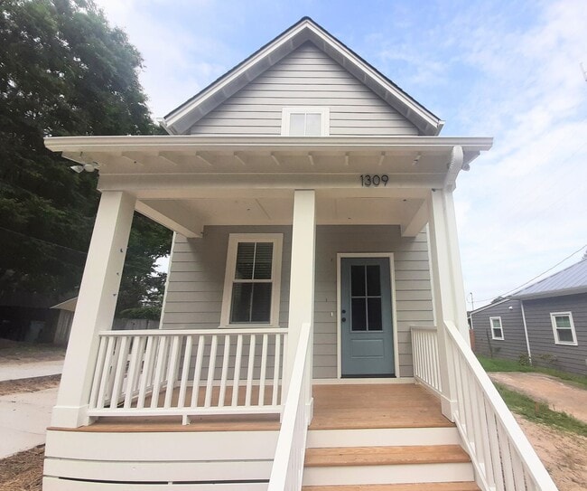 Photo - Beautiful 3 Bedroom, 3 Bathroom New Constr...