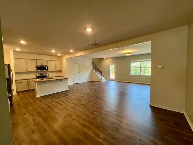 41 River Bank Rd