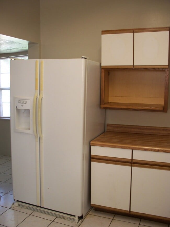 Photo - Beautiful Bungalow with heart-of-pine floors