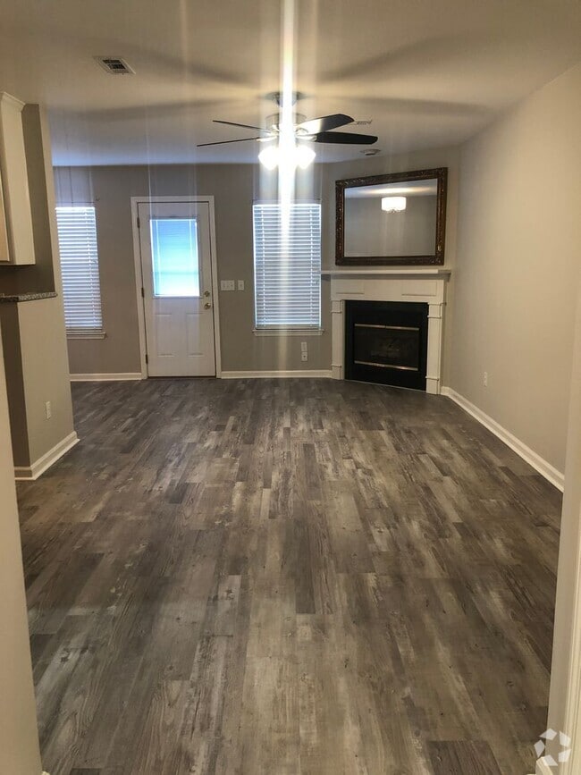 Building Photo - 121 Palm Dr Unit 1 Rental