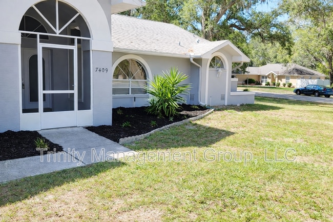 Photo - 7409 Balsam St