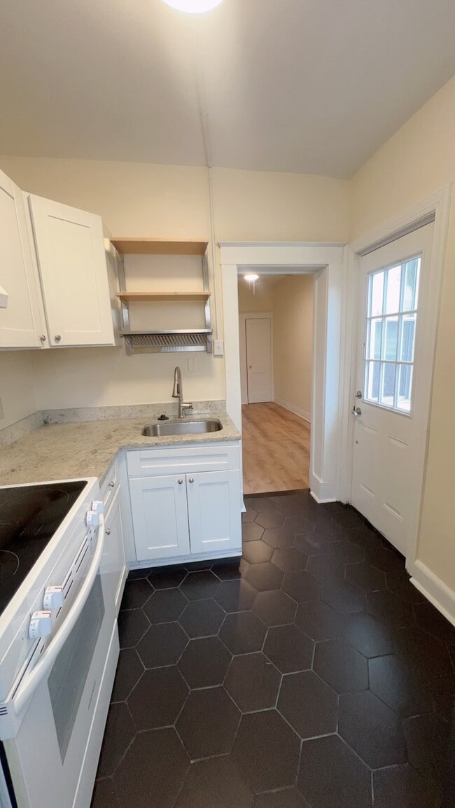 Photo - 2307 Windsor Ave