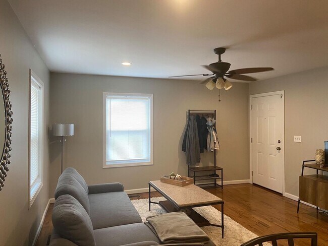 Photo - 239 St John St Unit 1