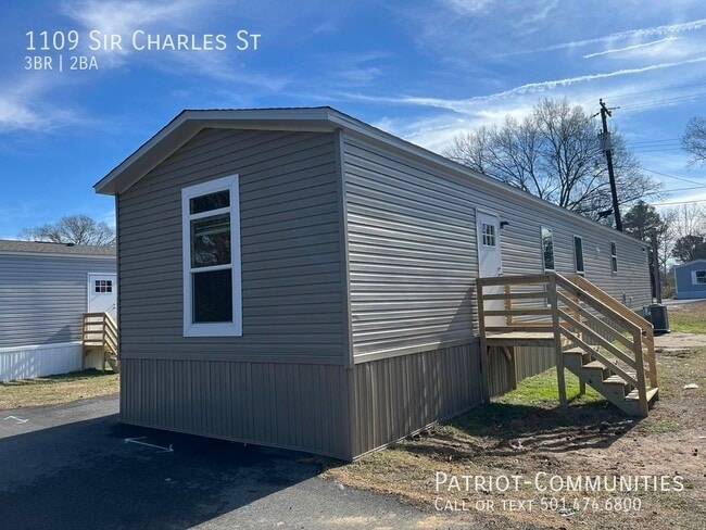 Photo - 1109 Sir Charles St