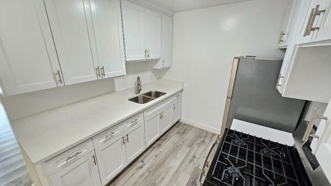 Photo - 815 N Benton Way Unidad 1