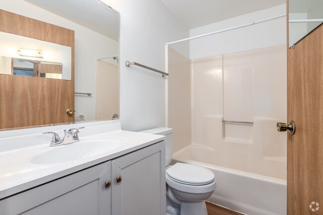 3 habitaciones, 1 baño - 900 pies cuadrados - Baño