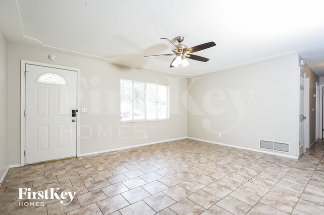 Photo - 2813 Kenyon Ave