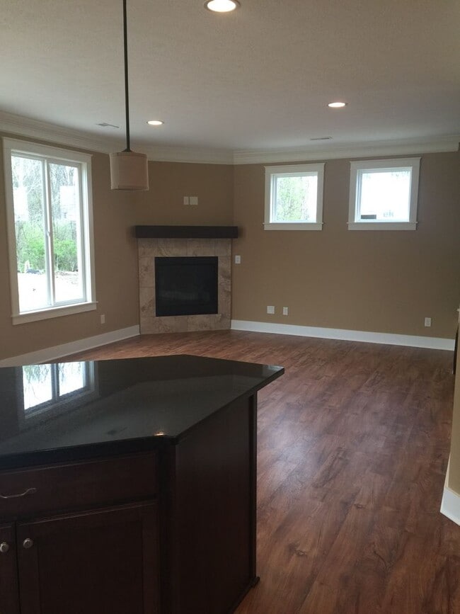 Photo - 3 bedroom 2 1/2 bath house for rent