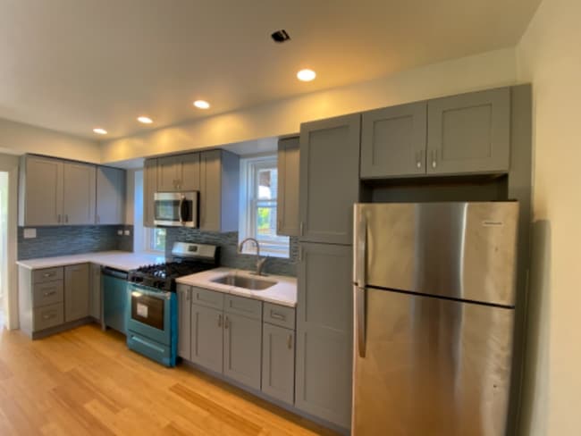 Photo - 1008 N Mozart St Unit 2nd flower