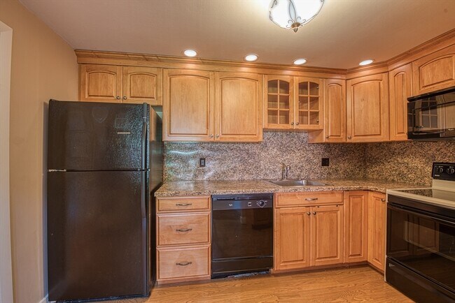 Photo - 221 Oak St Unit 8-12