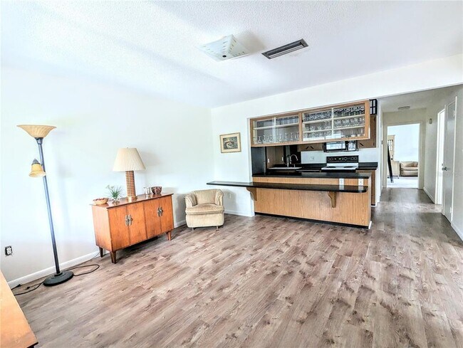 Photo - 1505 60th Ave W