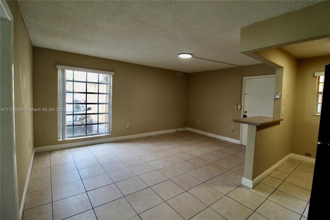 Photo - 2290 NW N River Dr Apartment Unit 10