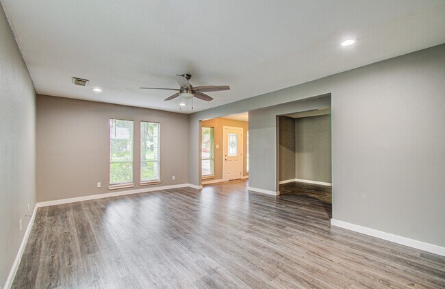 Building Photo - 2554 River Ridge