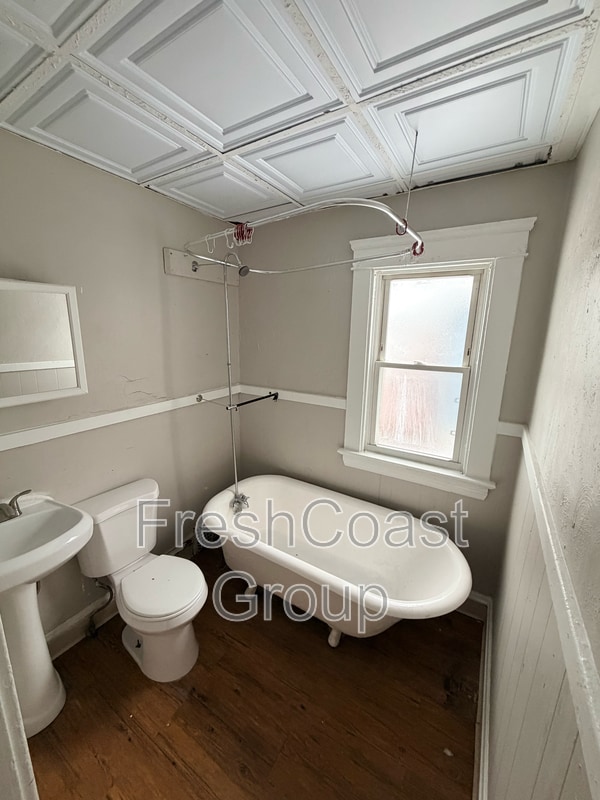 Photo - 3053 E 128th St Unit 1 - Lower