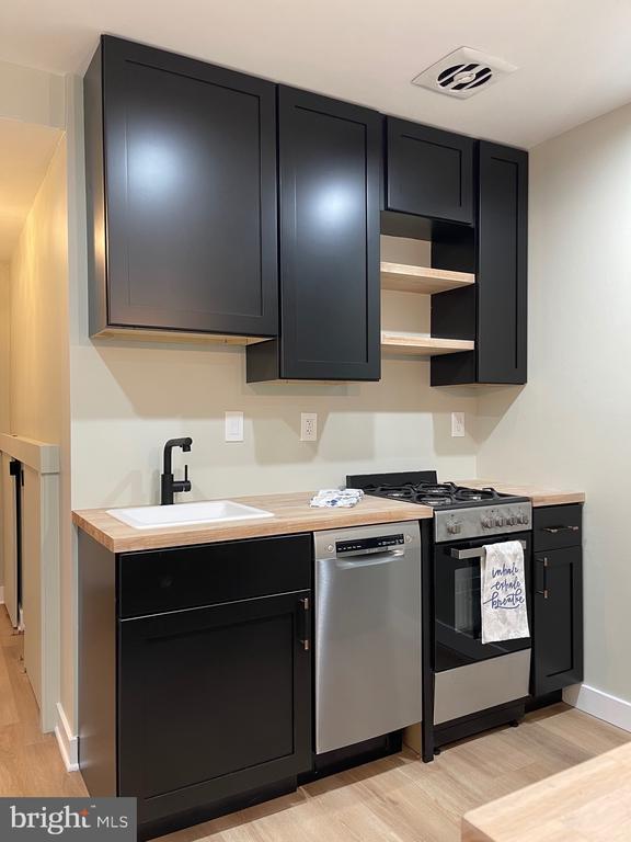 Photo - 620 3rd St SW