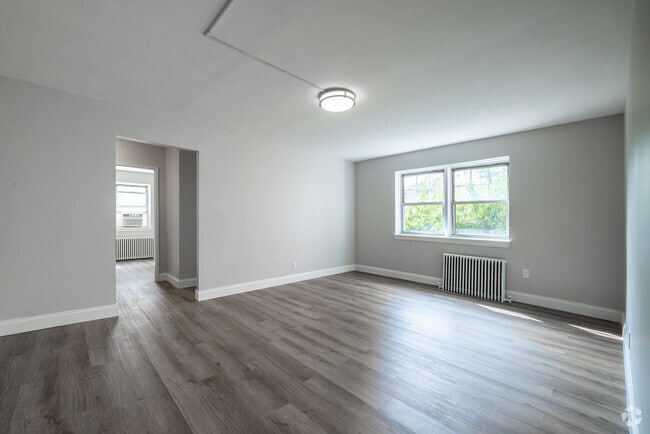 2BR, 1BA - 750SF - Living Room