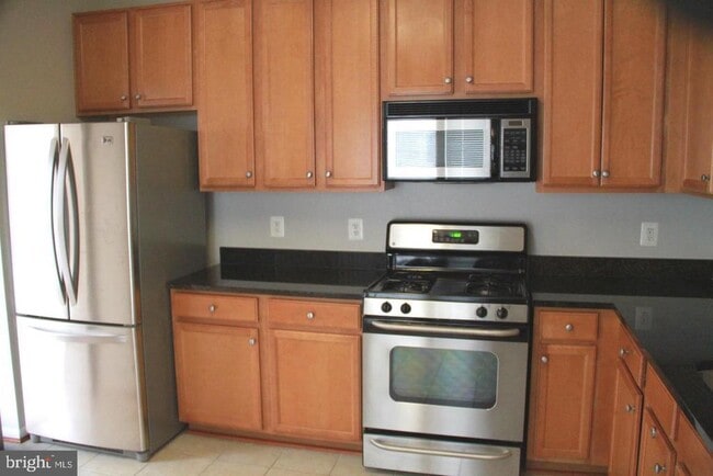 Building Photo - 1520 North Point Dr Unit 301