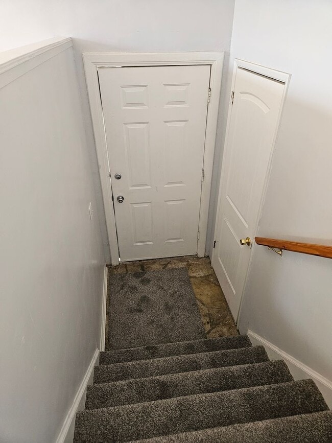 Photo - Beautiful 5 Bedroom home in Great Layton Location!