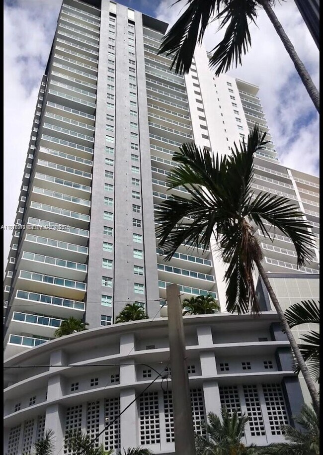 Building Photo - 1250 S Miami Ave Unit 2013