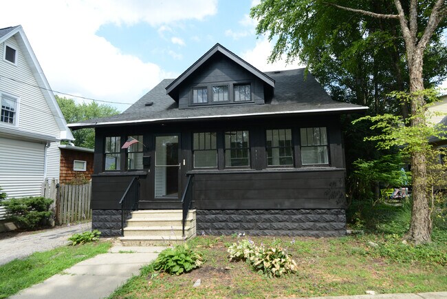 Building Photo - 724 S 5th St Rental