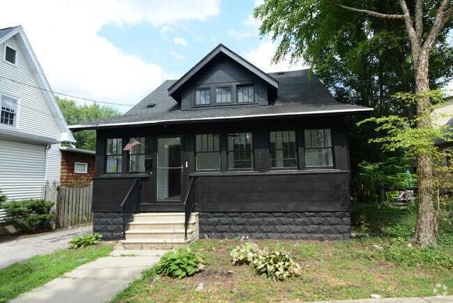 Building Photo - 724 S 5th St Rental