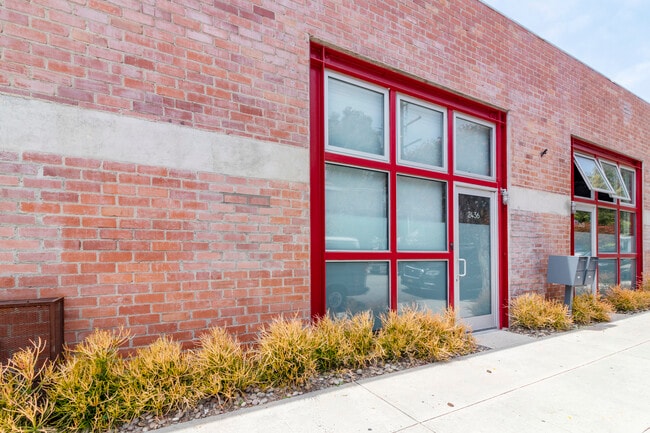 2436 2nd St Unit 2436