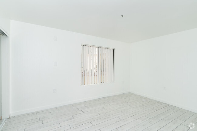 1BD, 1BA - 540SF - Bedroom