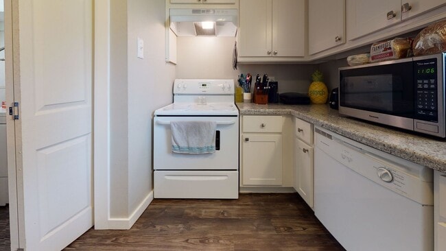 Photo - 900 Autumn Cir