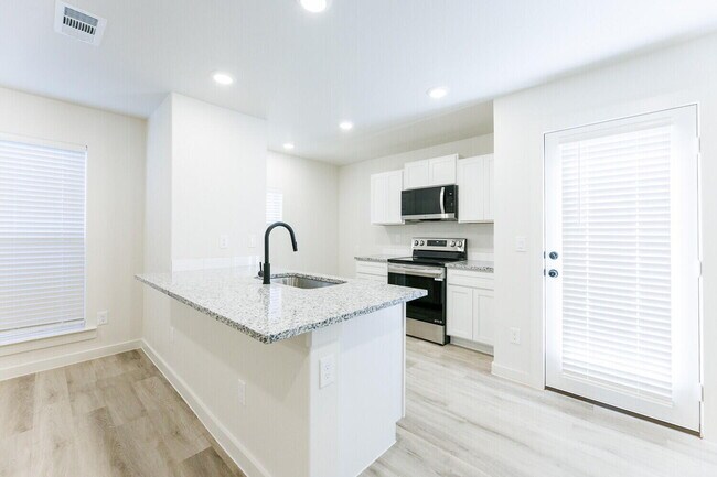 Photo - 6313 Volney Ave