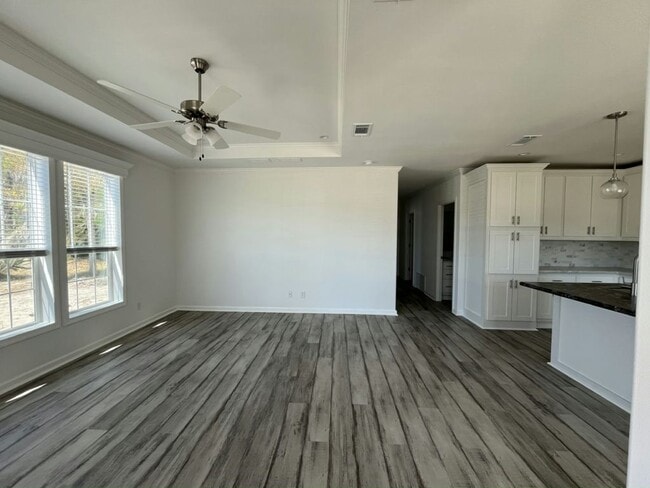 115 N Lake Dr