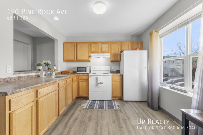 Pine Rock Townhomes – Premier Student Hous... - Pine Rock Townhomes – Premier Student Hous...