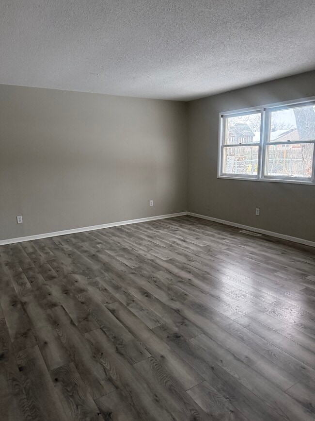 Photo - 3301 Bobwhite Ave