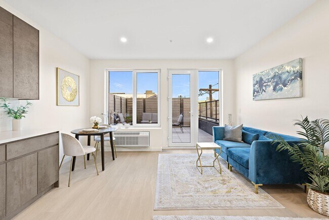 Photo - 1 Mallory Ave Unidad 202