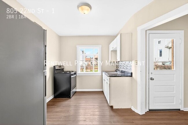 Photo - 805 22nd St Unit 1