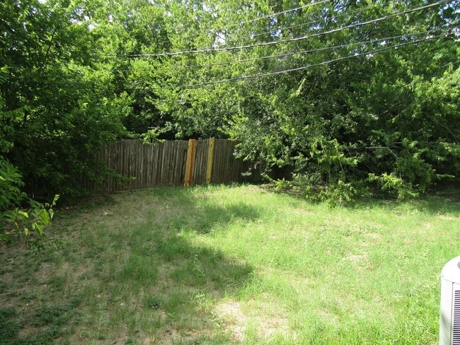 Building Photo - 8508 Apple Carrie Cove Unit B