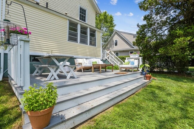 Photo - 42 Warren Ave