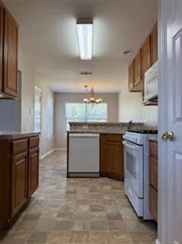 Photo - 213 Canterbury Dr